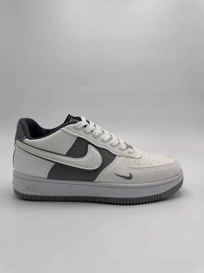 Nike Air Force 1 "Panda" (G)