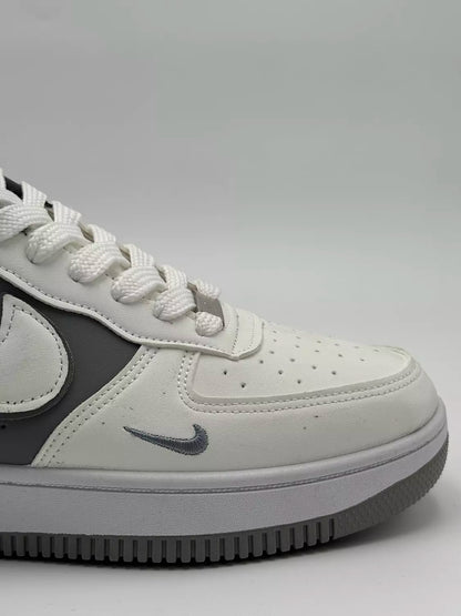 Nike Air Force 1 "Panda" (G)