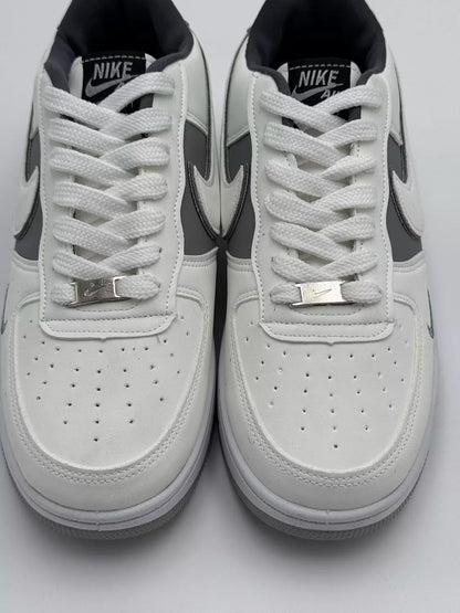 Nike Air Force 1 "Panda" (G)