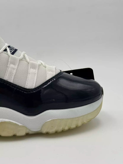 Nike Air Jordan 11 (B&W)