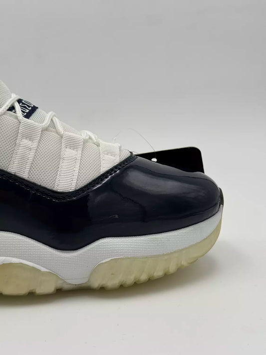 Nike Air Jordan 11 (B&W)